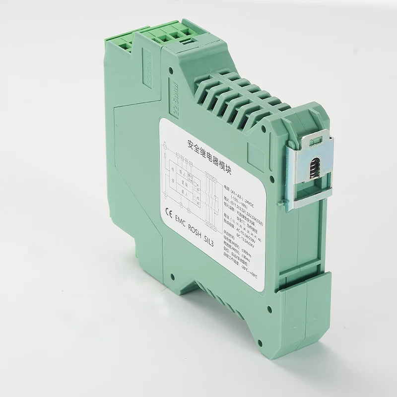 The safety relay module is universal and complies with SIL3.