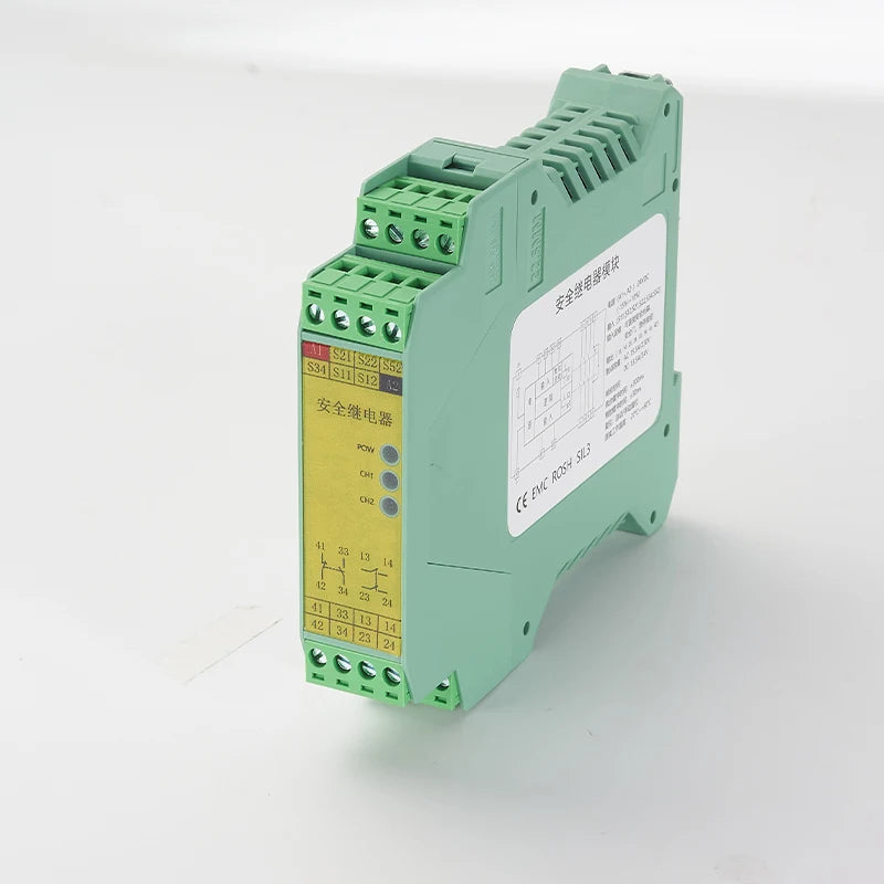 The safety relay module is universal and complies with SIL3.
